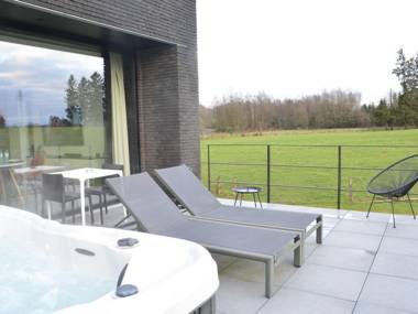 Impressive Holiday Home in Sart-lez-Spa with Jacuzzi & Whirlpool