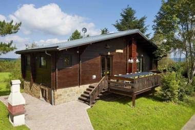 Inviting Holiday Home a drive from Cave of Lorette Namur and Parc Naturel Rgional des Ardennes