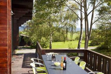 Inviting Holiday Home a drive from Cave of Lorette Namur and Parc Naturel Rgional des Ardennes
