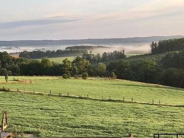 Pretty Farmhouse in Houffalize with Courtyard