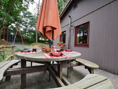 Chalet and gypsy caravan in a green and peaceful environment near Houffalize