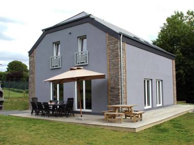 Sophisticated Holiday Home in Nadrin with Sauna