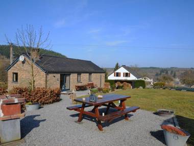 Child-friendly bungalow with large garden located in Hampteau
