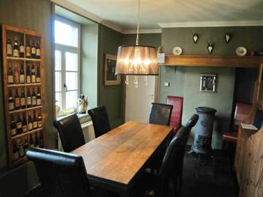 Stone-built house for 8 persons located in the centre of Werpin