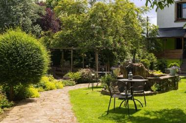 Hostellerie Sainte-Cécile The Originals Relais (Relais du Silence)