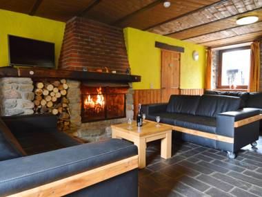 Quaint Cottage In Petite Langlire With Jacuzzi
