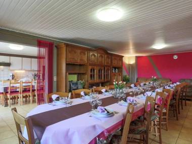 Wonderful Holiday Home in Montleban with Sauna