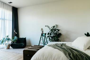 Chambre d'Amis by Alix