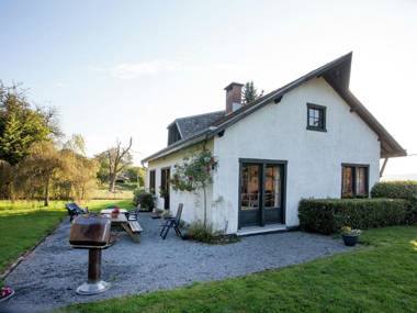 Friendly  and rustic family home with fireplace and panoramic views