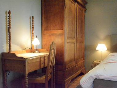 Expansive Holiday Home in Ardennes with Jacuzzi