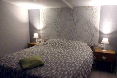 2 bedrooms house with enclosed garden at Erezee