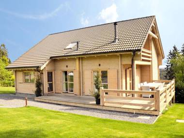 New luxurious villa with sauna Jacuzzi recreation room and large enclosed garden