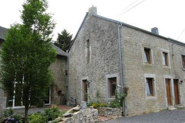 Gorgeous Holiday Home in Longueville with Pond