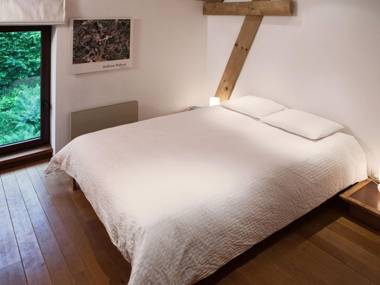 Quaint Holiday Home in Robechies amid Meadows