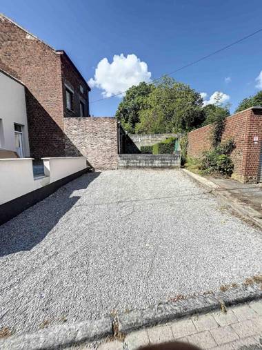 House With Free Parking 15min From The Airport