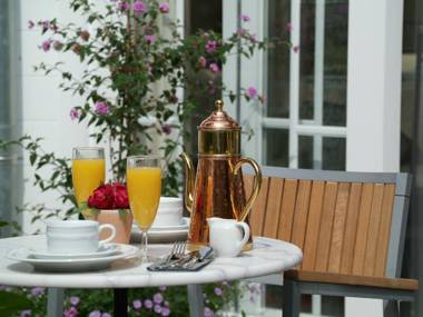 The Black Swan Hotel