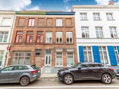 Town house with view over the 3 towers of Bruges