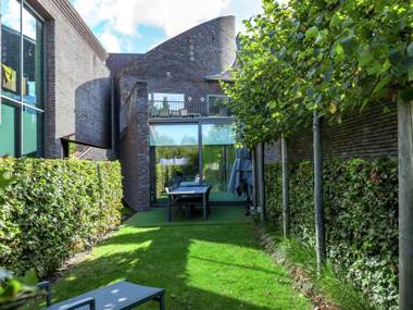 Modern holiday home near Bruges and the North Sea