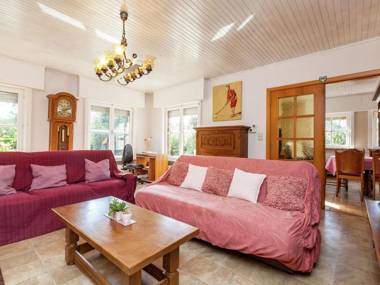 Villa with jacuzzi and large enclosed garden near the forrest around Bruges.