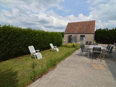 Villa with jacuzzi and large enclosed garden near the forrest around Bruges.