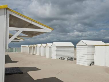 Modern apartment with a dishwasher located in Zeebrugge