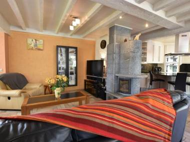 Family home in a quiet location with beautiful garden and close to the beach