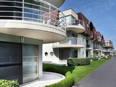 Stylish Apartment in Bredene with Swimmming Pool and Garden