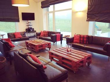 Large cozy cottage with home cinema situated in a quiet location