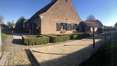 Villa de Poothoeve with Sauna and beautiful garden