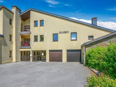 Alluring Holiday Home in Gros-Fays with Garden