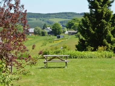 Quiet lain holiday house with a beautiful view concerning the Ardense bunches.