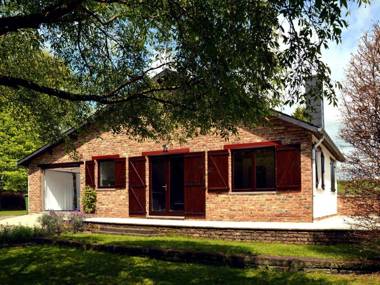 Cozy bungalow with large enclosed garden in the Western Ardennes