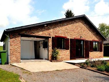 Cozy bungalow with large enclosed garden in the Western Ardennes