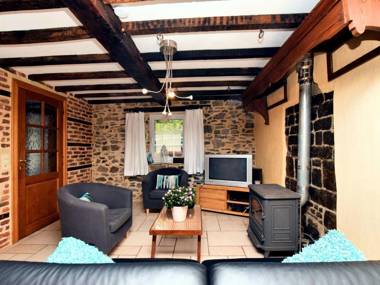 Vintage Holiday Home in Durbuy with Terrace Garden Parking