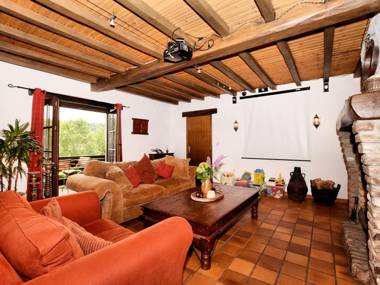 Peaceful Holiday Home in Nonceveux with Swimming Pool BBQ