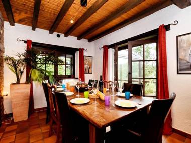 Peaceful Holiday Home in Nonceveux with Swimming Pool BBQ