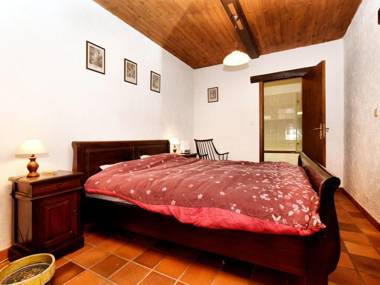 Peaceful Holiday Home in Nonceveux with Swimming Pool BBQ