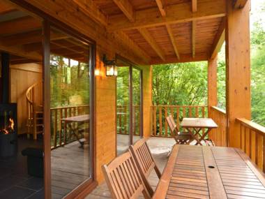 Comfortable modern chalet with wood finish.