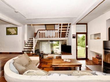 Plush Holiday Home in Virton with Terrace Sauna Garden Pond