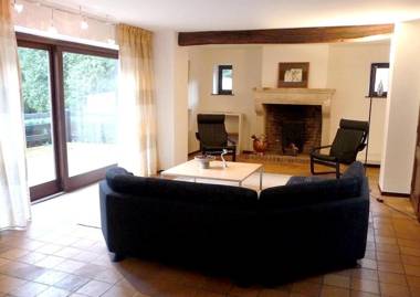 5 bedrooms house with enclosed garden and wifi at Comblain au Pont