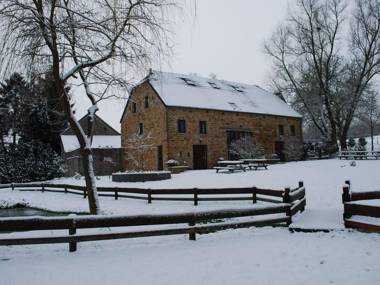 Beautiful gites with large garden with pond and playground.