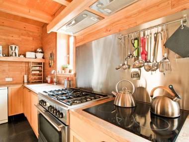 Spacious villa in Freyneux with garden