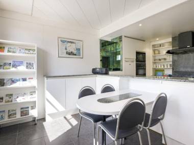 Lovely Holiday Home in Oostvleteren with Garden