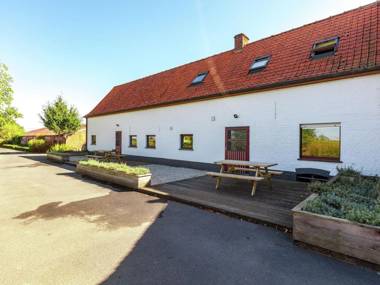 Welcoming countryside farmhouse in Vleteren a drive away from Ypres