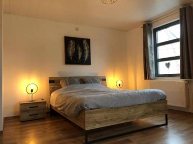 Scenic Cottage in Merlemont with Balcony