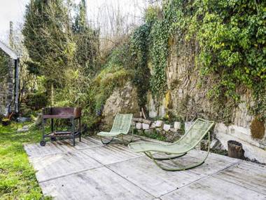 Comfy Holiday Home in Philippeville with Garden