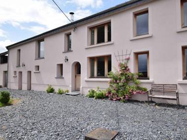 Rural completely renovated farmhouse with large garden