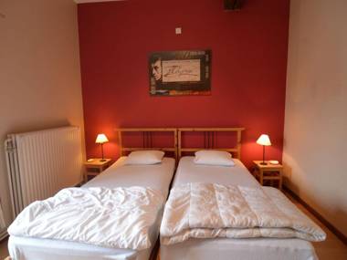 Holiday home for 10 people set in castle grounds dating back to the 18th century