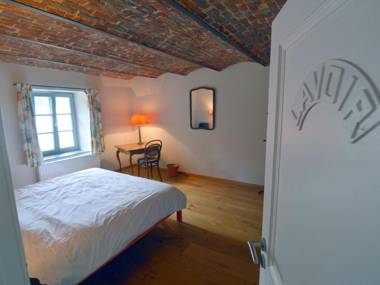 Gite with swimming pool situated in wonderful castle grounds in Gesves