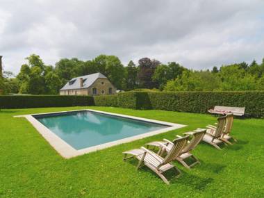 Boutique Holiday Home in Gesves with Swimming Pool